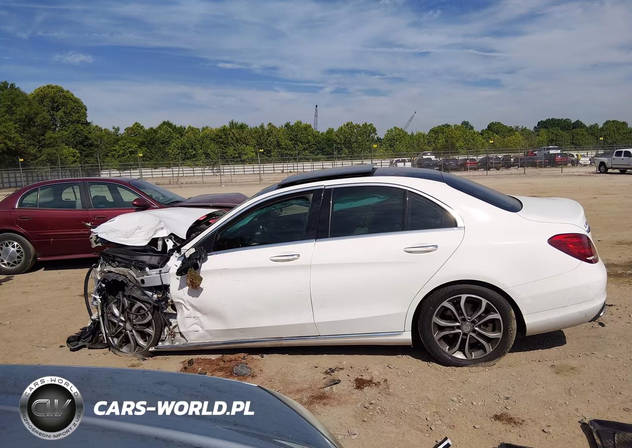 2015 Mercedes-Benz C 300 4Matic VIN:55SWF4KB8FU083622 - 13