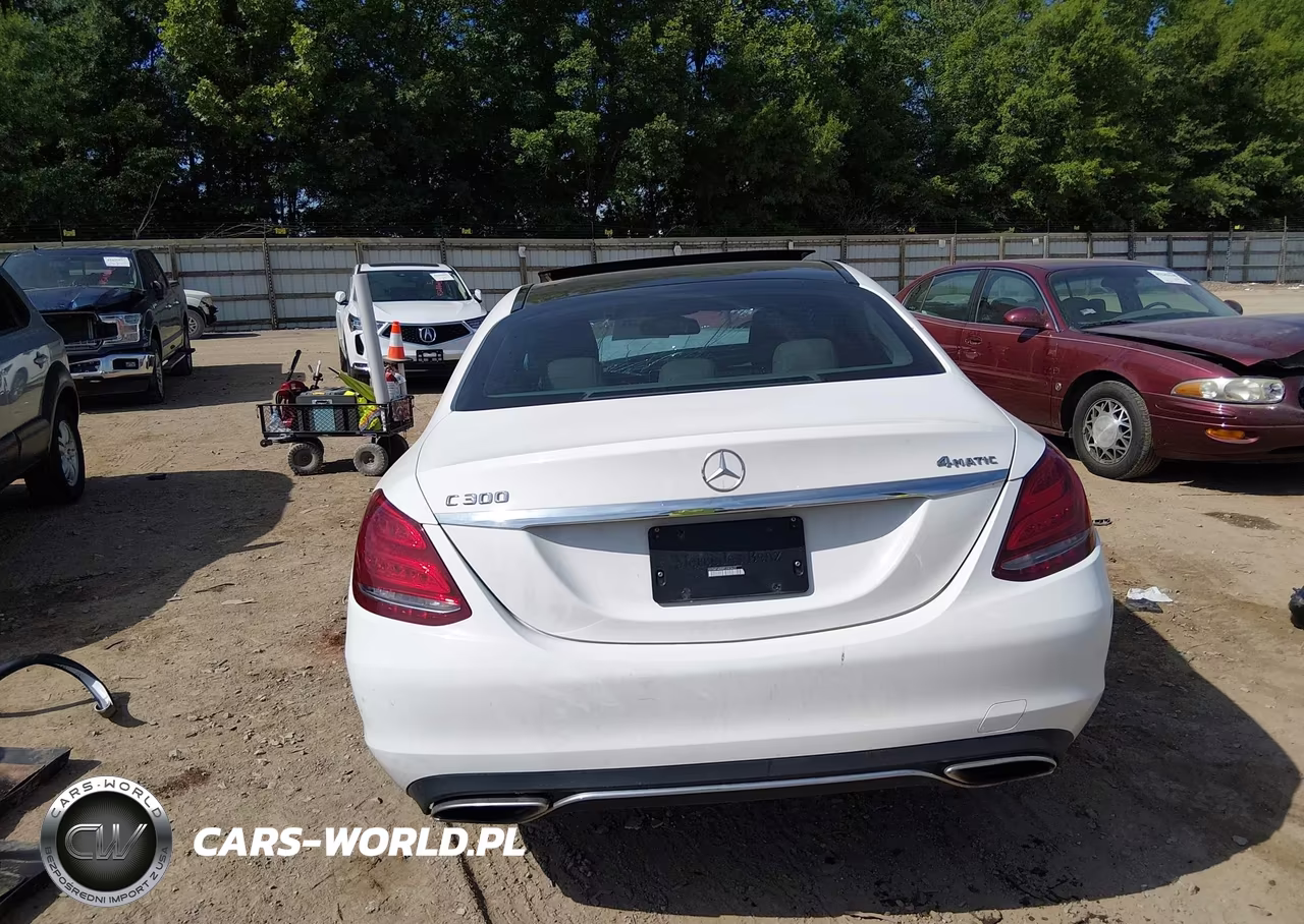 2015 Mercedes-Benz C 300 4Matic VIN:55SWF4KB8FU083622 - 15