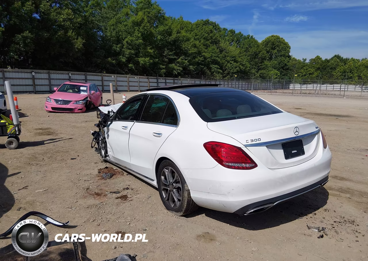 2015 Mercedes-Benz C 300 4Matic VIN:55SWF4KB8FU083622 - 3