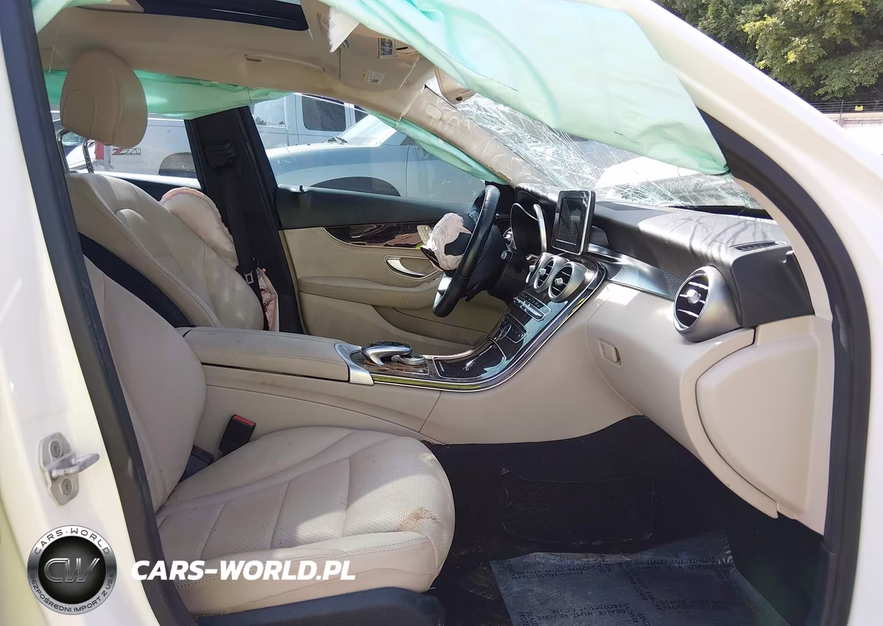 2015 Mercedes-Benz C 300 4Matic VIN:55SWF4KB8FU083622 - 5