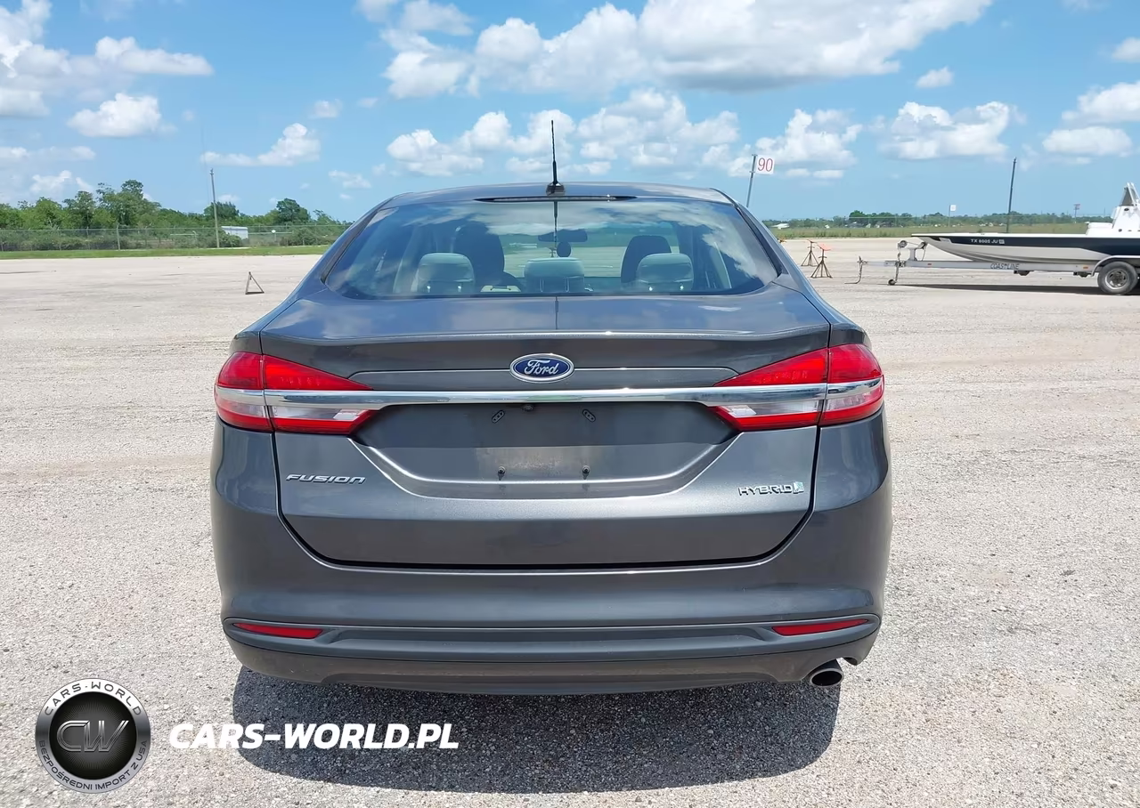 2018 Ford Fusion Hybrid S VIN:3FA6P0UUXJR261632 - 16