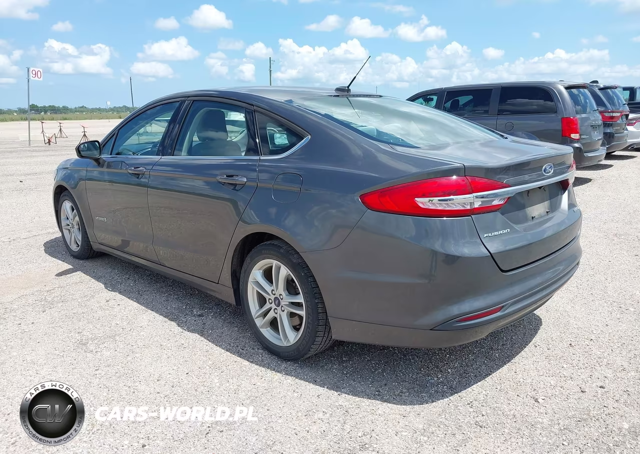 2018 Ford Fusion Hybrid S VIN:3FA6P0UUXJR261632 - 3