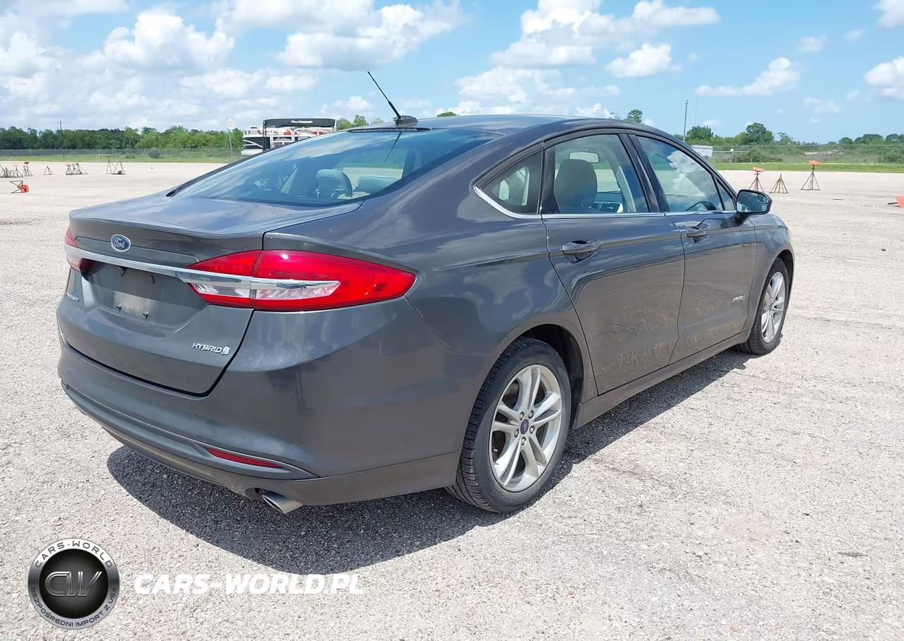 2018 Ford Fusion Hybrid S VIN:3FA6P0UUXJR261632 - 4