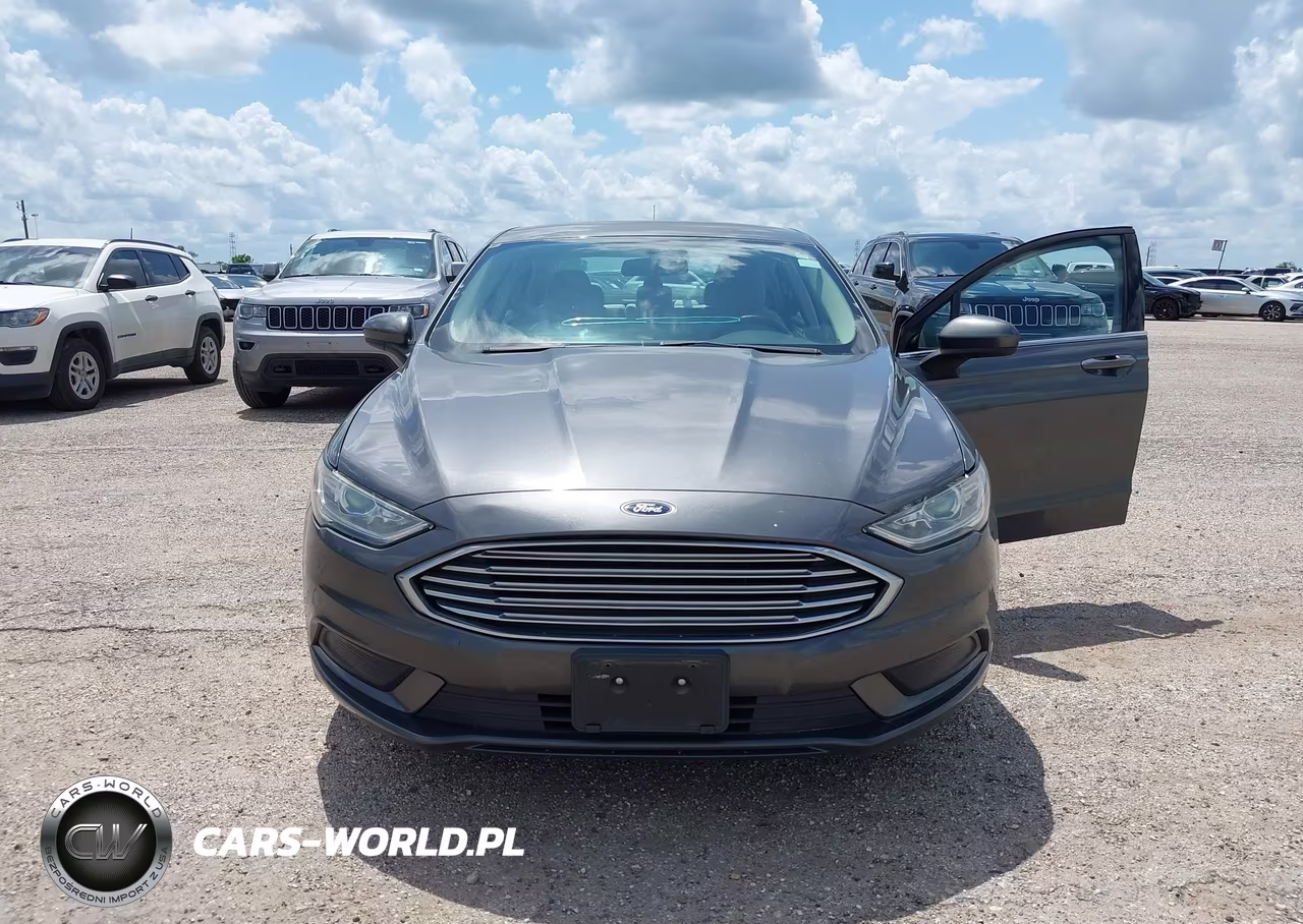 2018 Ford Fusion Hybrid S VIN:3FA6P0UUXJR261632 - 6