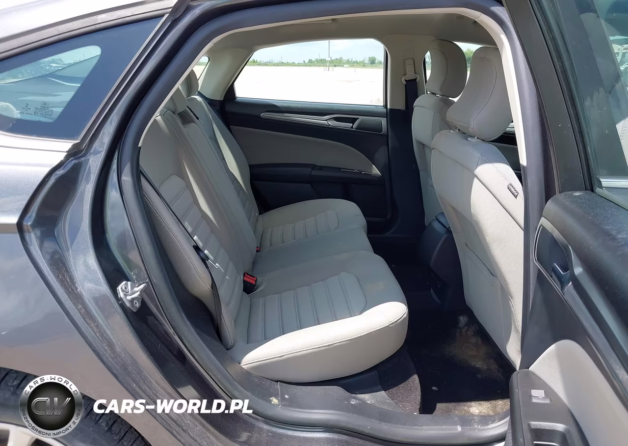 2018 Ford Fusion Hybrid S VIN:3FA6P0UUXJR261632 - 8