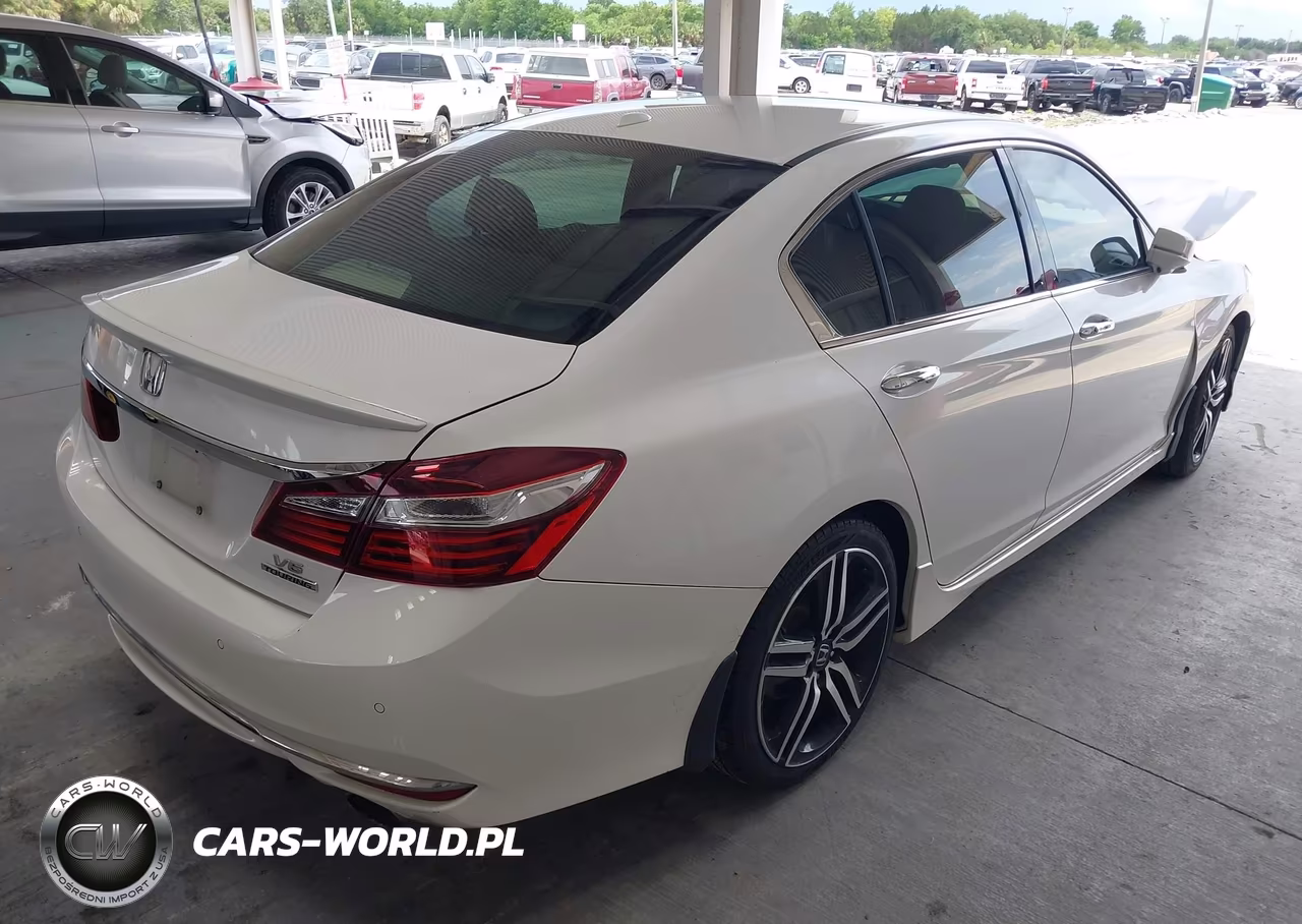 2016 Honda Accord Touring VIN:1HGCR3F99GA027391 - 4