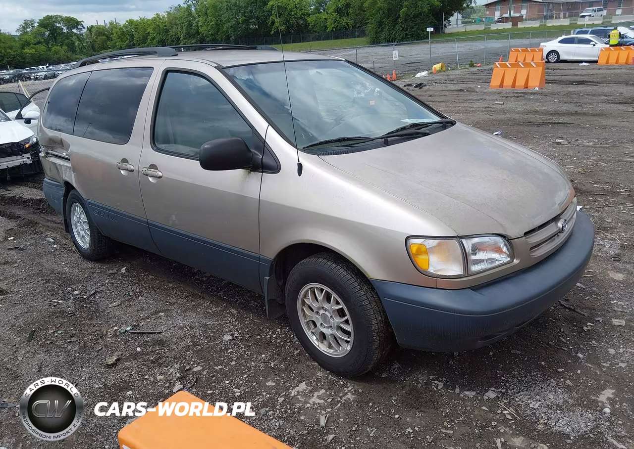 2000 Toyota Sienna Le