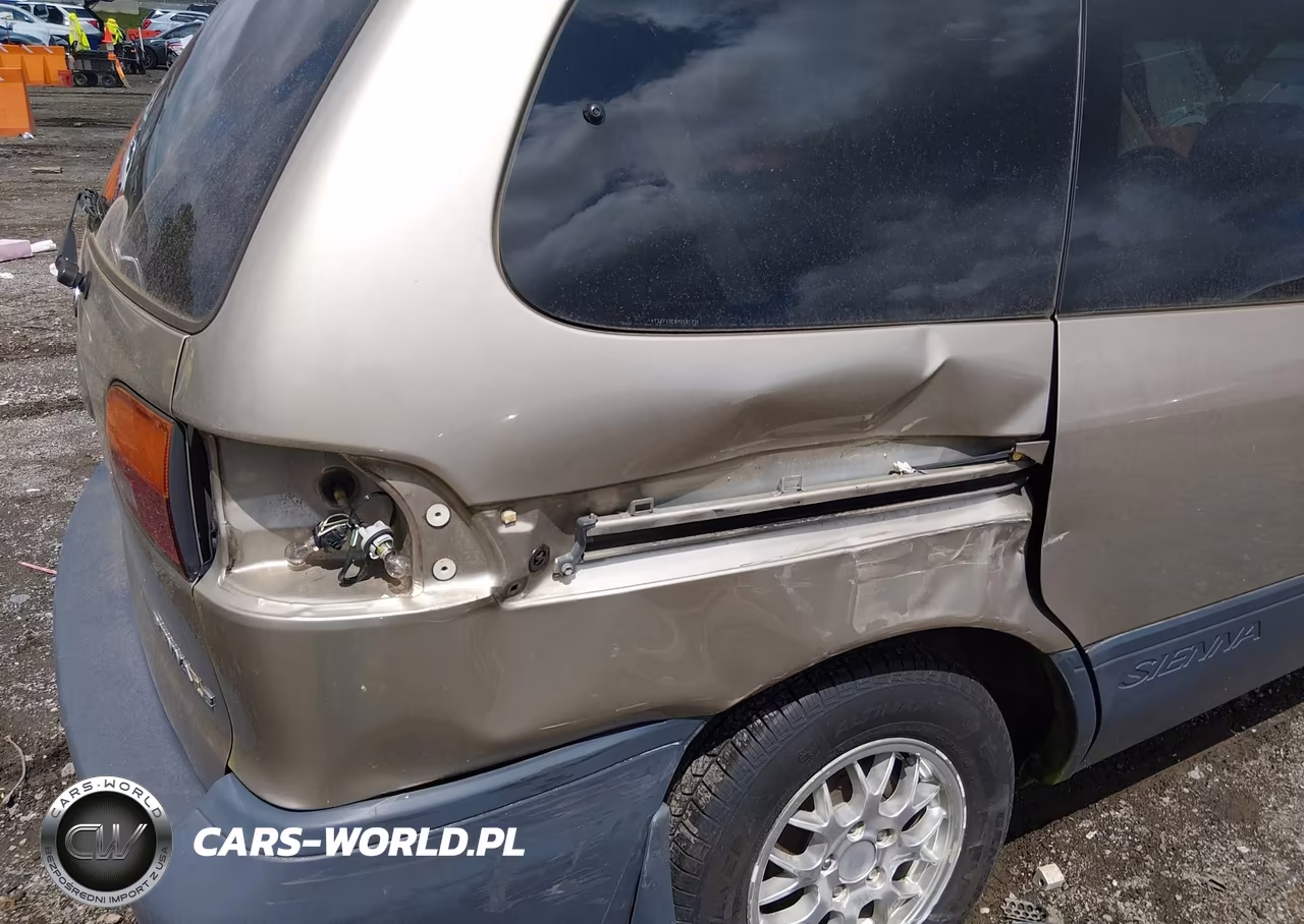 2000 Toyota Sienna Le VIN:4T3ZF13C8YU181731 - 6