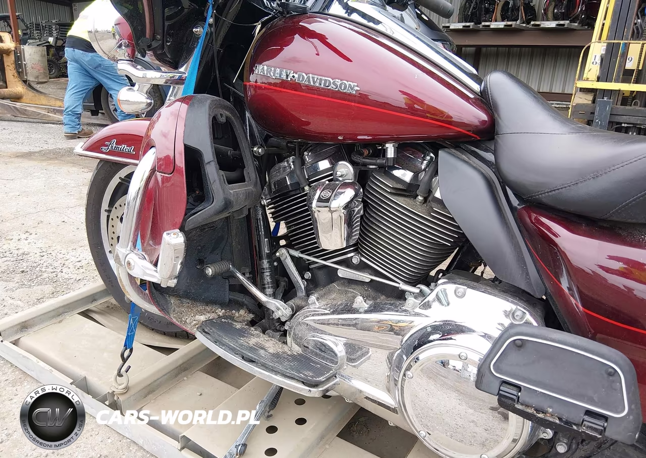 2017 Harley-Davidson Flhtk Ultra Limited VIN:1HD1KED18HB664107 - 15