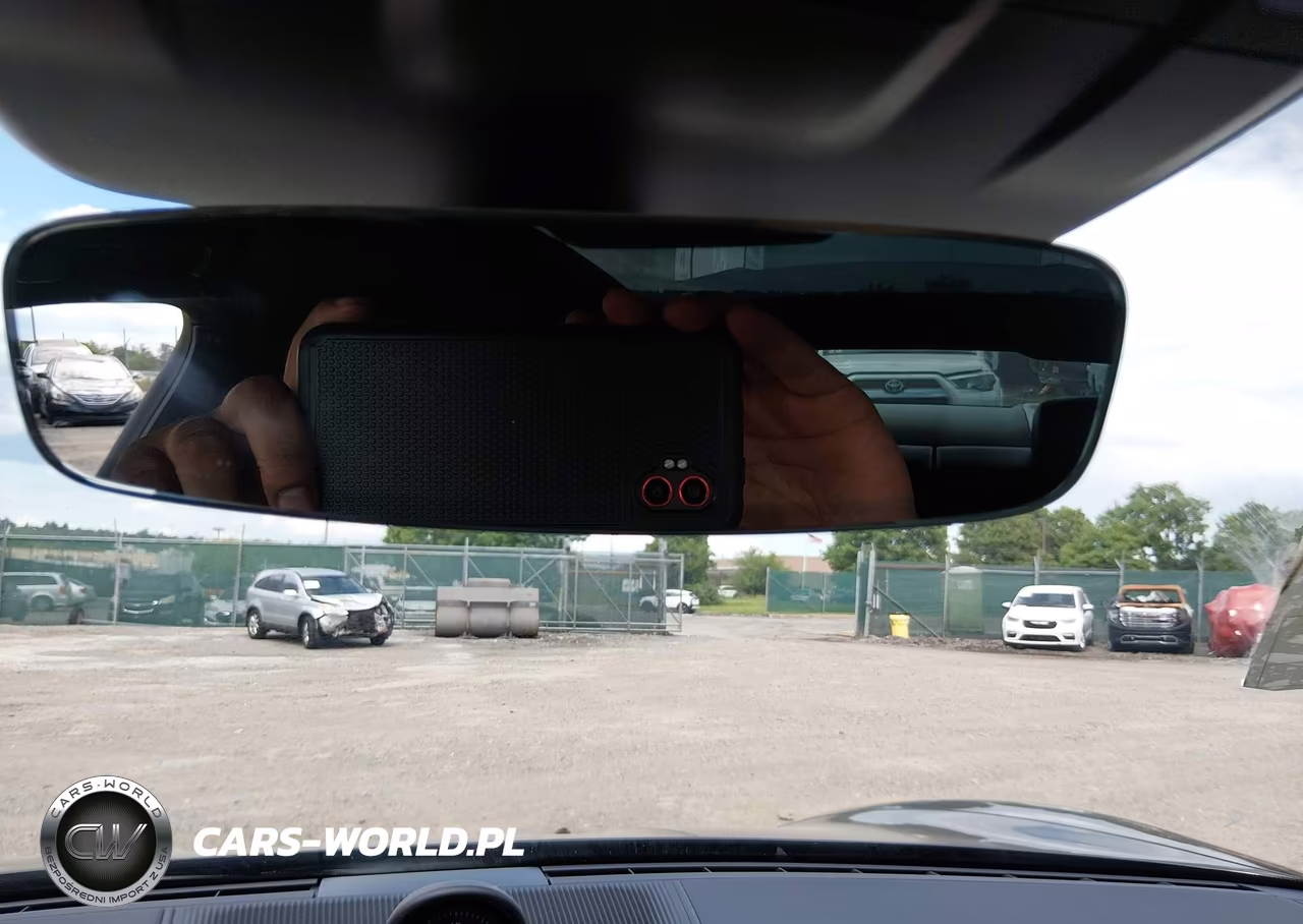 2021 Porsche Taycan VIN:WP0AA2Y18MSA18818 - 21