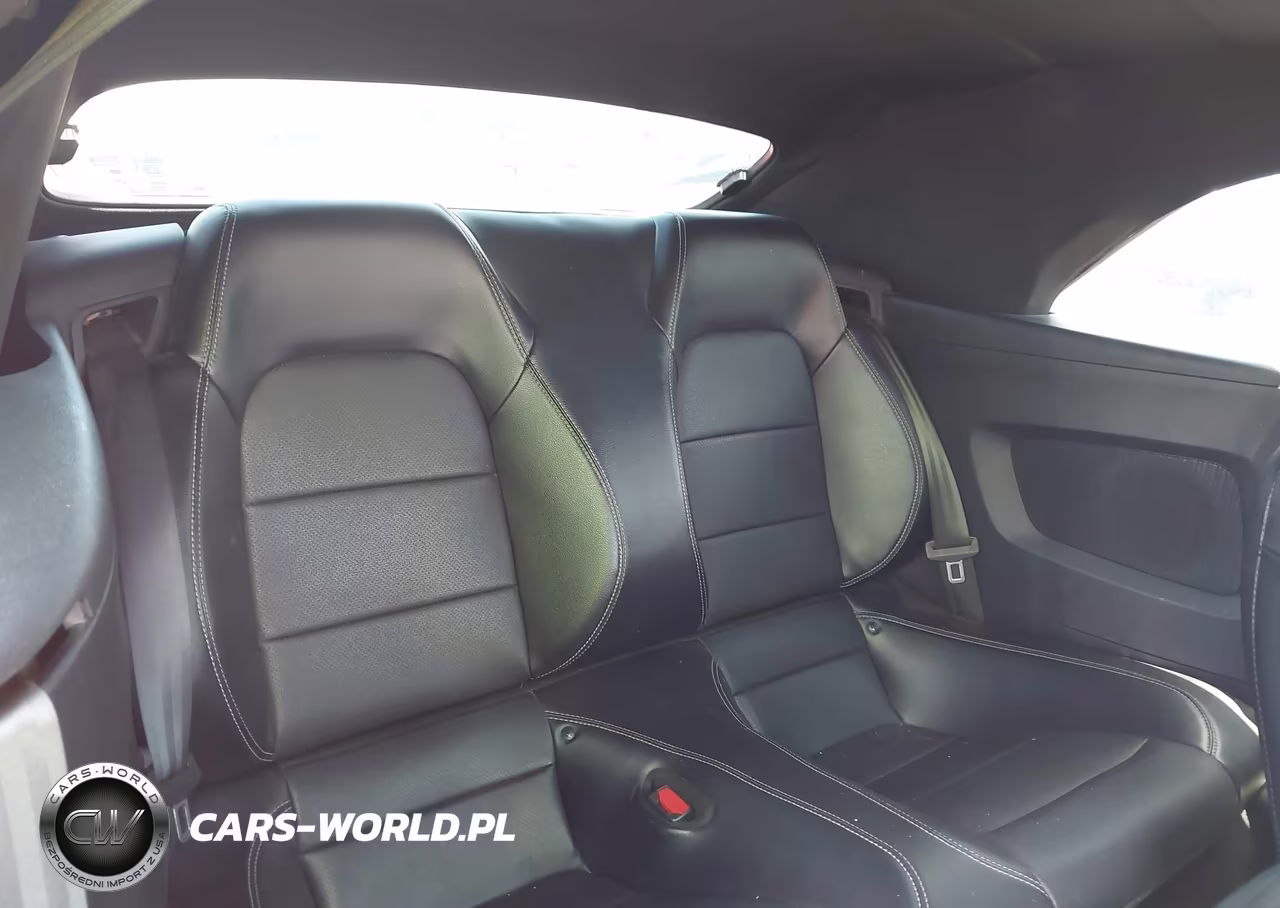 2021 Ford Mustang Ecoboost Premium VIN:1FATP8UH8M5104922 - 8