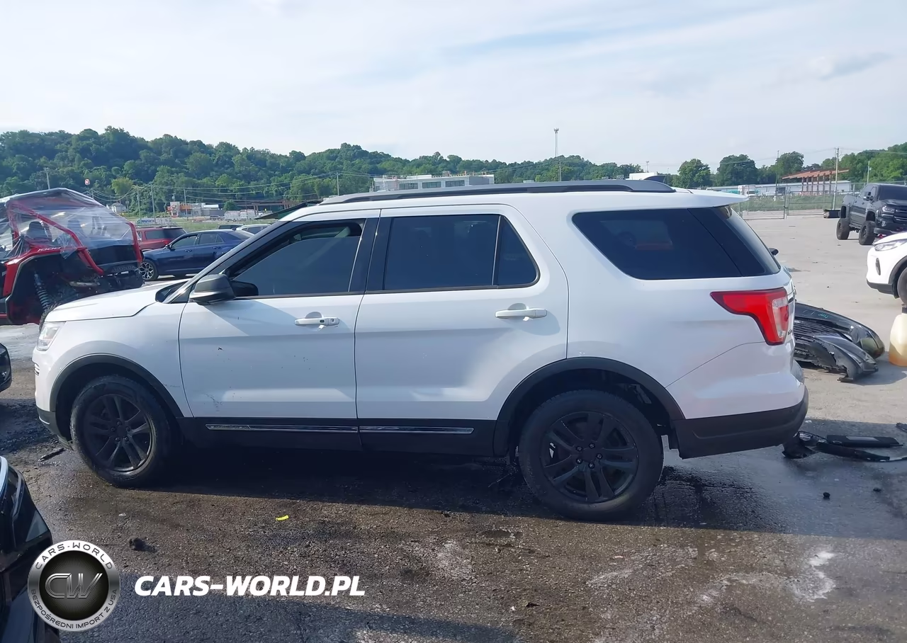 2018 Ford Explorer Xlt VIN:1FM5K8D84JGB60174 - 15