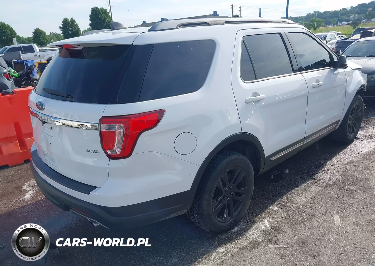 2018 Ford Explorer Xlt VIN:1FM5K8D84JGB60174 - 4