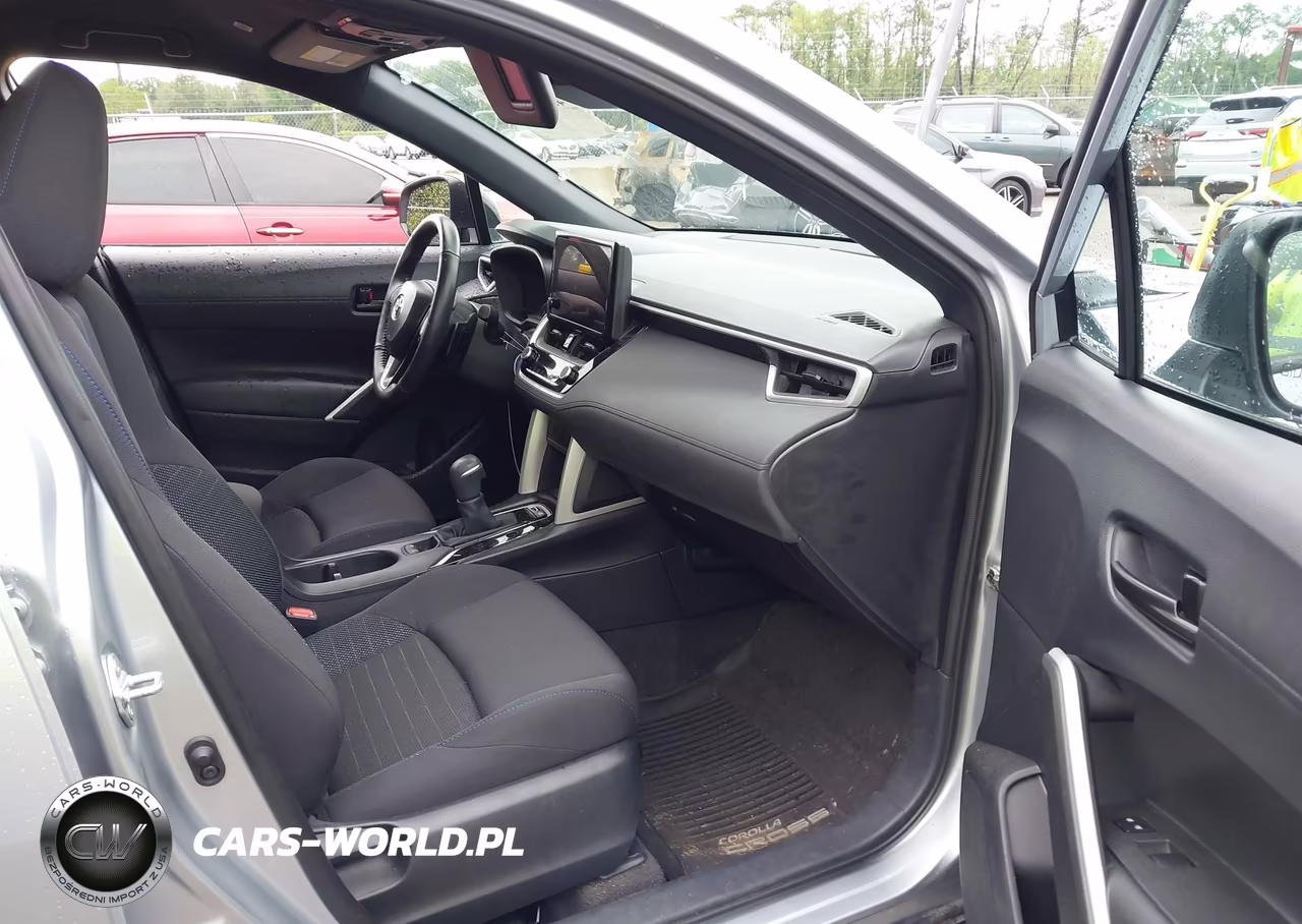 2025 Toyota Corolla Cross Hybrid Se VIN:7MUFBABG8SV086068 - 5