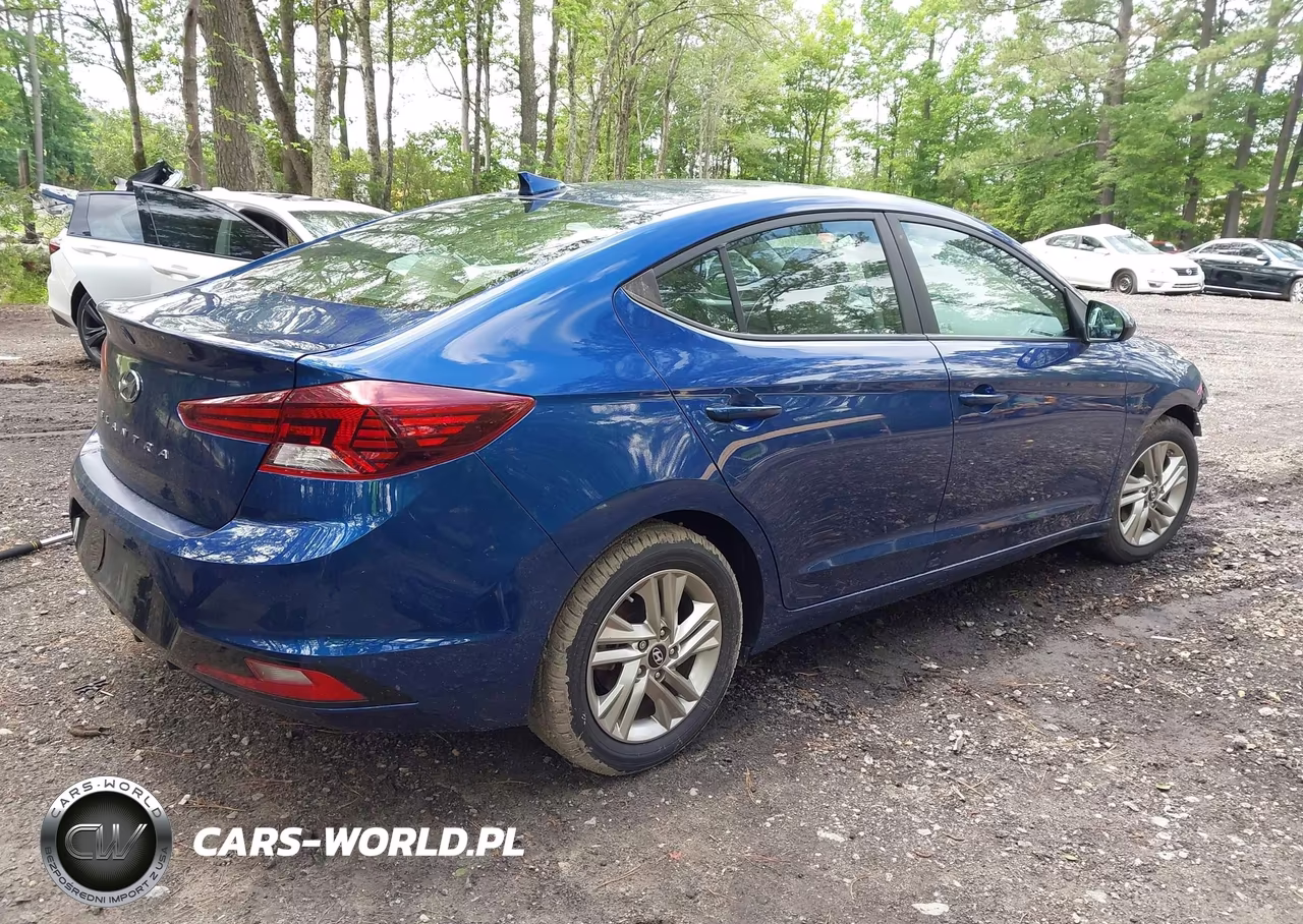 2019 Hyundai Elantra Value Edition VIN:5NPD84LF2KH441846 - 4