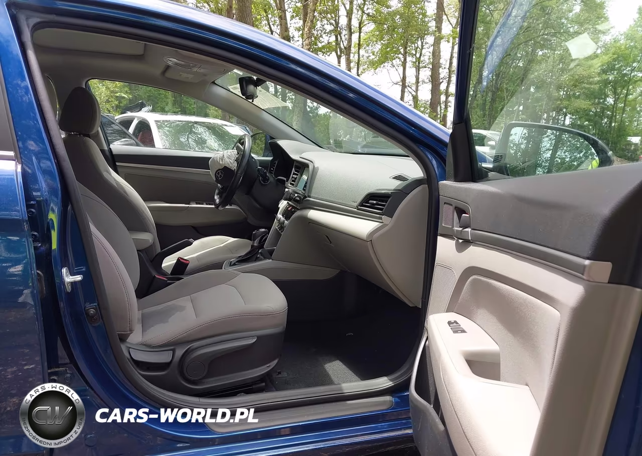 2019 Hyundai Elantra Value Edition VIN:5NPD84LF2KH441846 - 5
