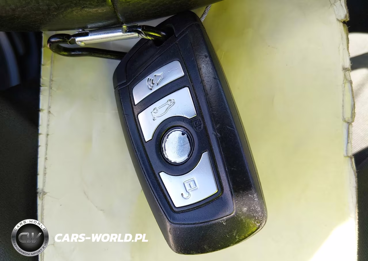 2012 BMW 528I xDrive VIN:WBAXH5C52CDW11198 - 11