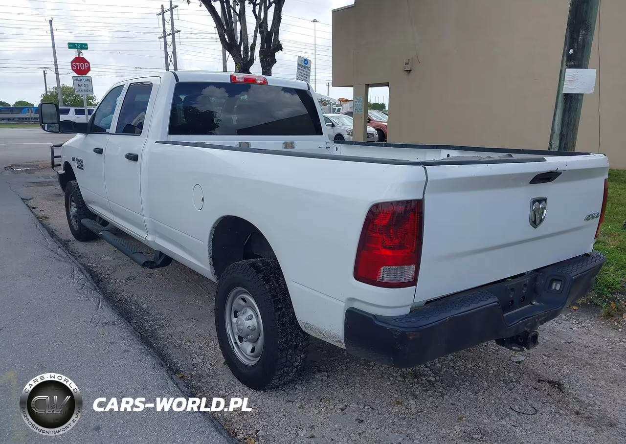 2018 Ram 2500 Tradesman 4X4 8' Box VIN:3C6UR5HJ4JG287915 - 3