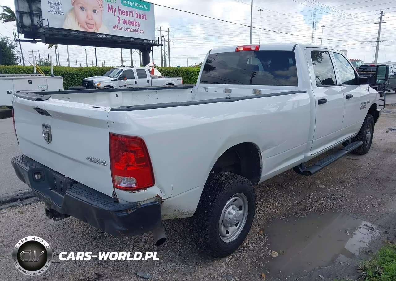 2018 Ram 2500 Tradesman 4X4 8' Box VIN:3C6UR5HJ4JG287915 - 4