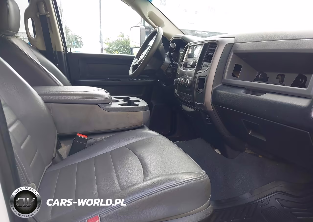 2018 Ram 2500 Tradesman 4X4 8' Box VIN:3C6UR5HJ4JG287915 - 5