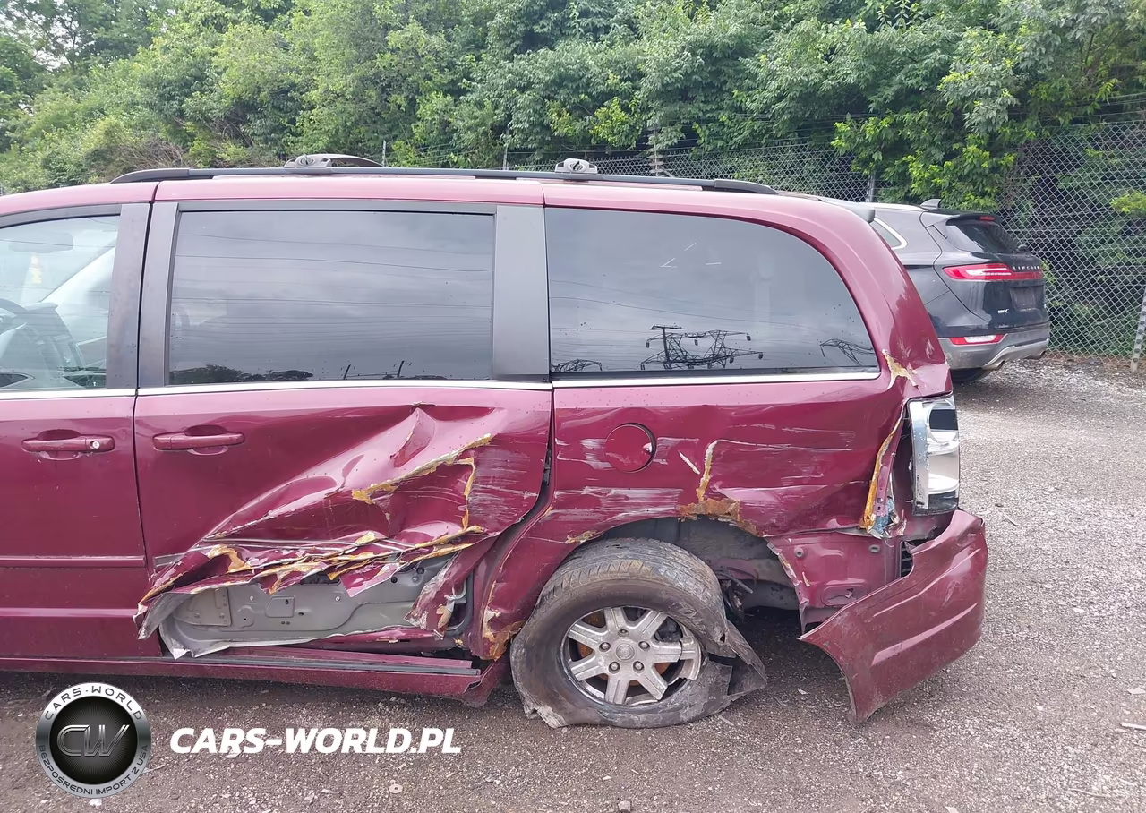 2008 Chrysler Town & Country Touring VIN:2A8HR54P08R709115 - 6