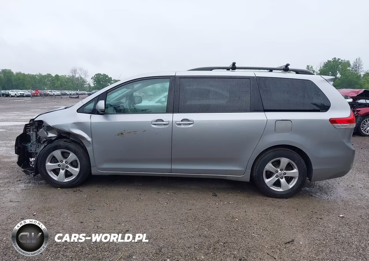 2011 Toyota Sienna Le V6 VIN:5TDKK3DC4BS003251 - 15