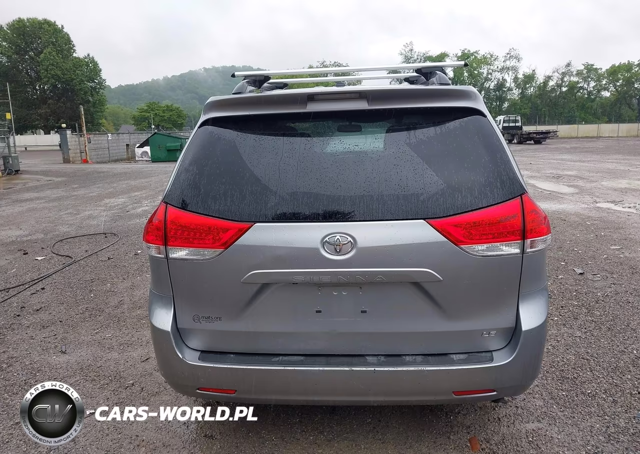 2011 Toyota Sienna Le V6 VIN:5TDKK3DC4BS003251 - 17