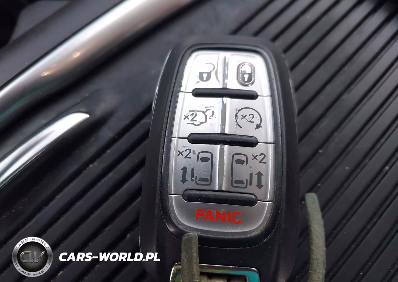 2021 Chrysler Pacifica Touring L VIN:2C4RC1BG2MR591815 - 11
