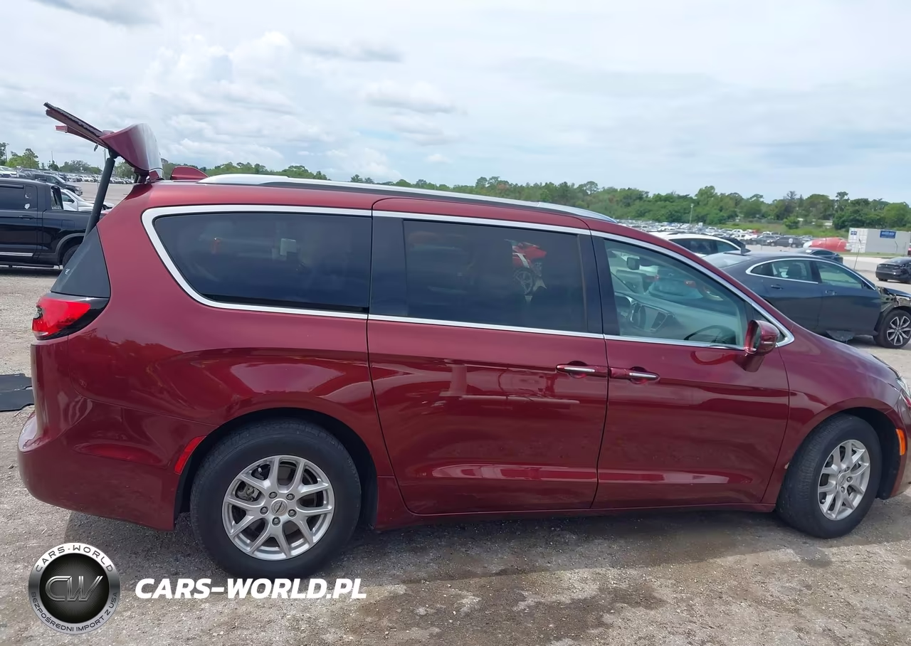 2021 Chrysler Pacifica Touring L VIN:2C4RC1BG2MR591815 - 13