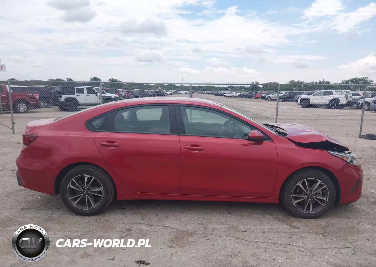 2024 Kia Forte Lxs VIN:3KPF24AD2RE793187 - 13