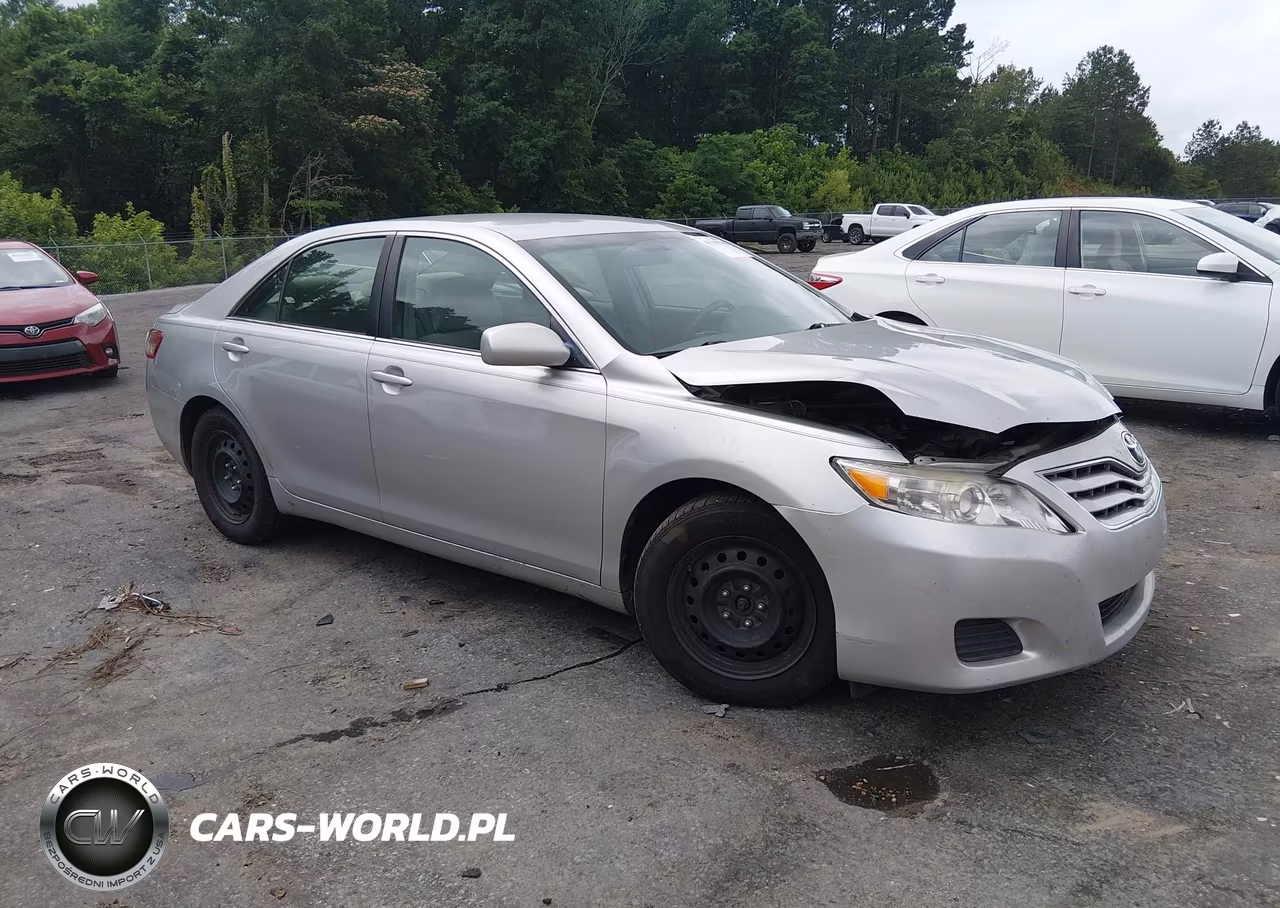2011 Toyota Camry Le – zdjęcie 1 z 17