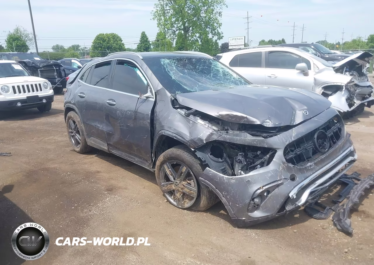 2025 Mercedes-Benz Gla 250 4Matic – zdjęcie 1 z 15