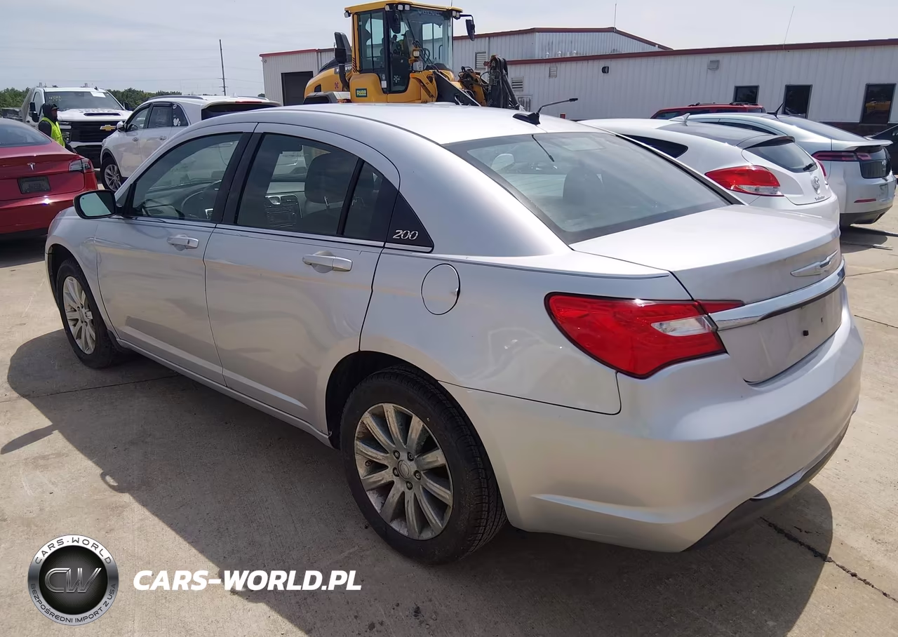 2012 Chrysler 200 Touring VIN:1C3CCBBB2CN330877 - 3