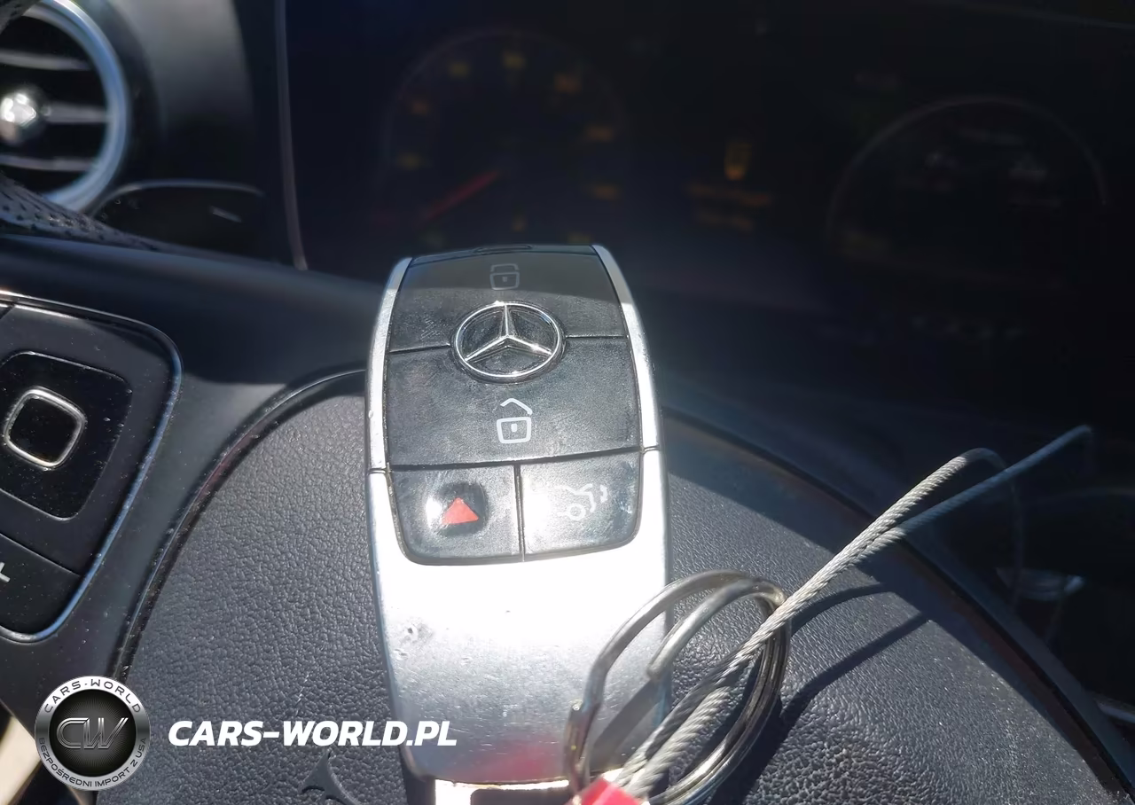 2018 Mercedes-Benz E 300 VIN:WDDZF4JB2JA308723 - 11