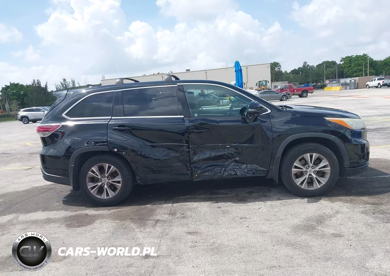 2014 Toyota Highlander Le Plus V6 VIN:5TDBKRFH7ES010307 - 13