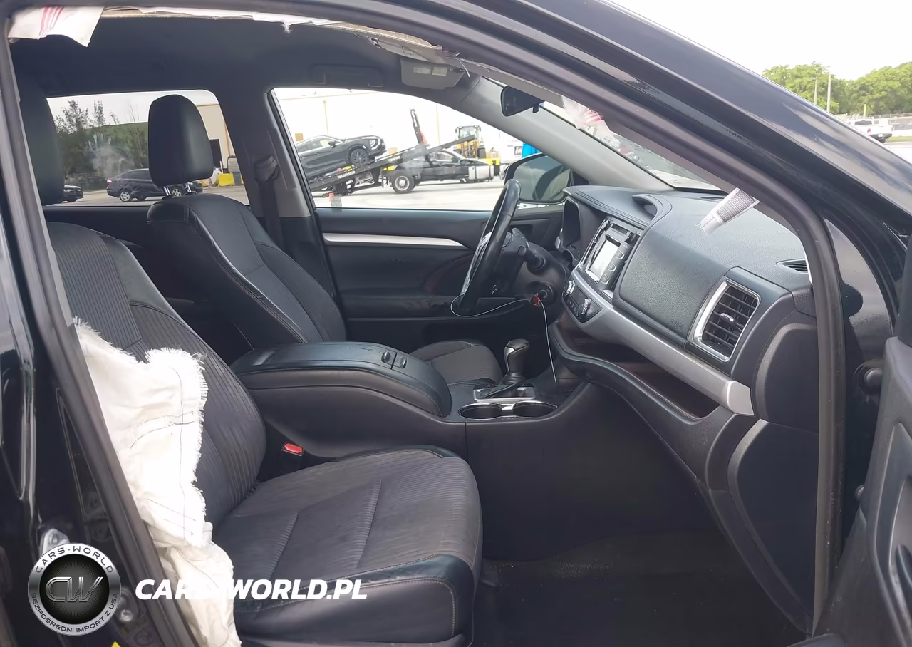 2014 Toyota Highlander Le Plus V6 VIN:5TDBKRFH7ES010307 - 5