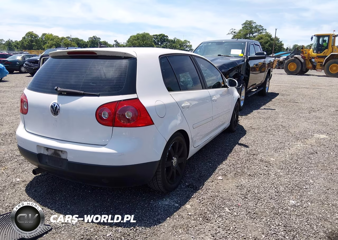 2007 Volkswagen Rabbit 4-Door VIN:WVWDR71K87W237245 - 4