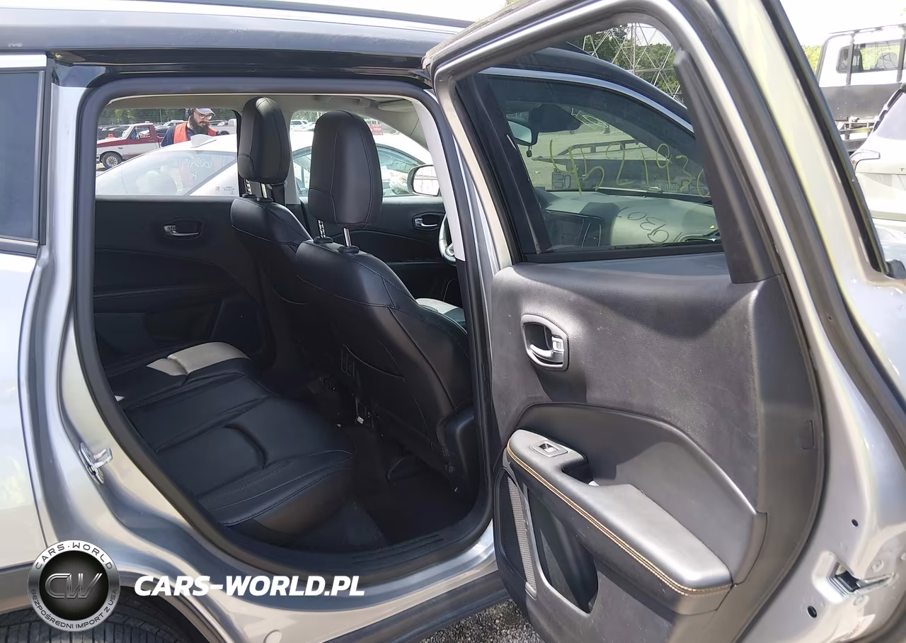 2018 Jeep Compass Limited 4X4 VIN:3C4NJDCB0JT246042 - 8