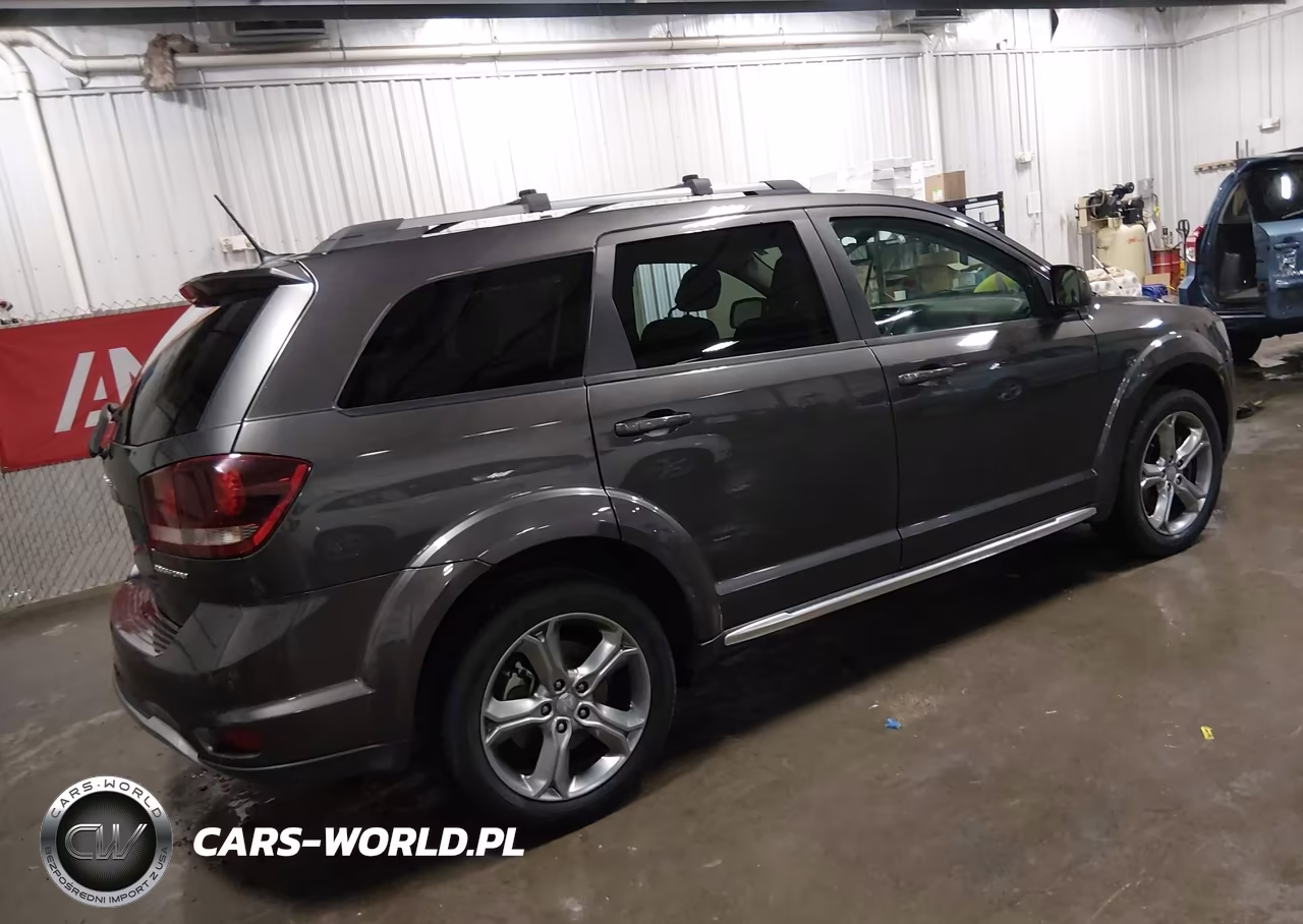 2017 Dodge Journey Crossroad Plus Awd VIN:3C4PDDGG8HT574552 - 4