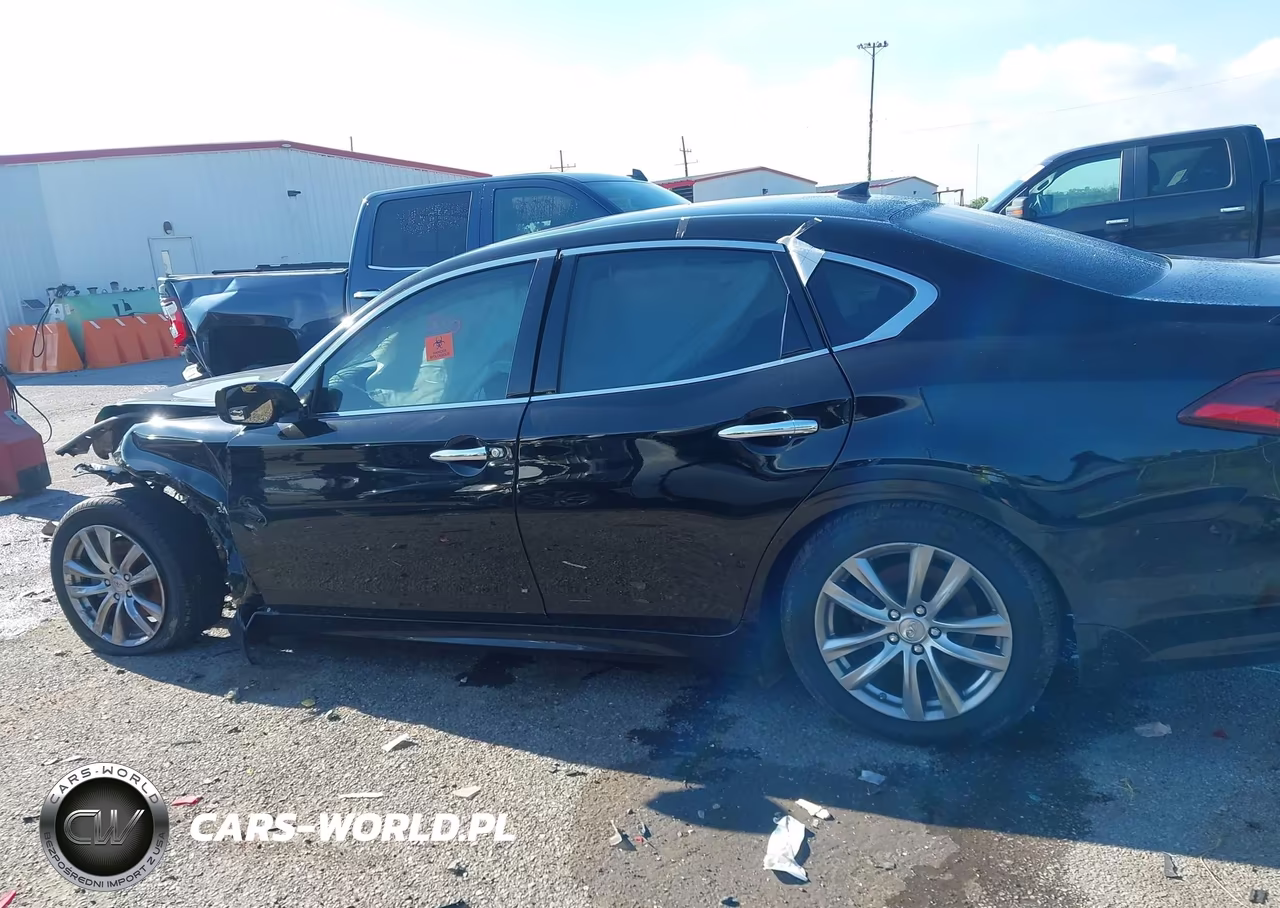 2018 Infiniti Q70 3.7 Luxe VIN:JN1BY1AP3JM180199 - 14