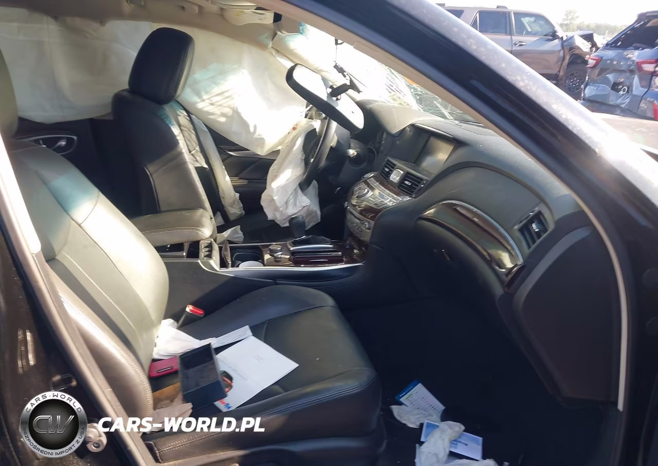 2018 Infiniti Q70 3.7 Luxe VIN:JN1BY1AP3JM180199 - 5