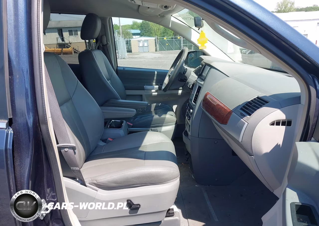 2008 Chrysler Town & Country Touring VIN:2A8HR54P68R787849 - 5