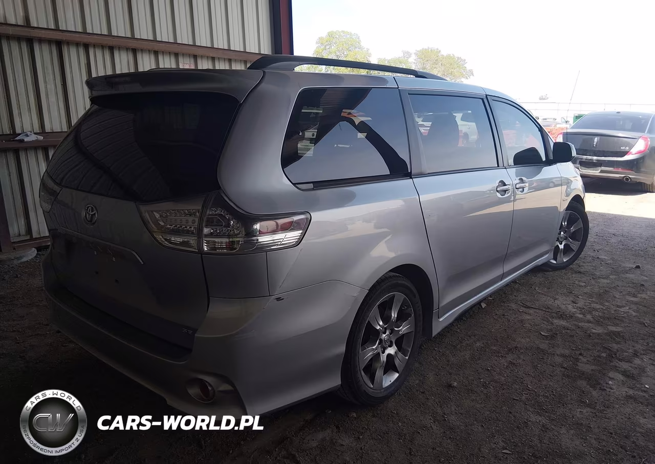 2011 Toyota Sienna Se VIN:5TDXK3DC0BS048273 - 4