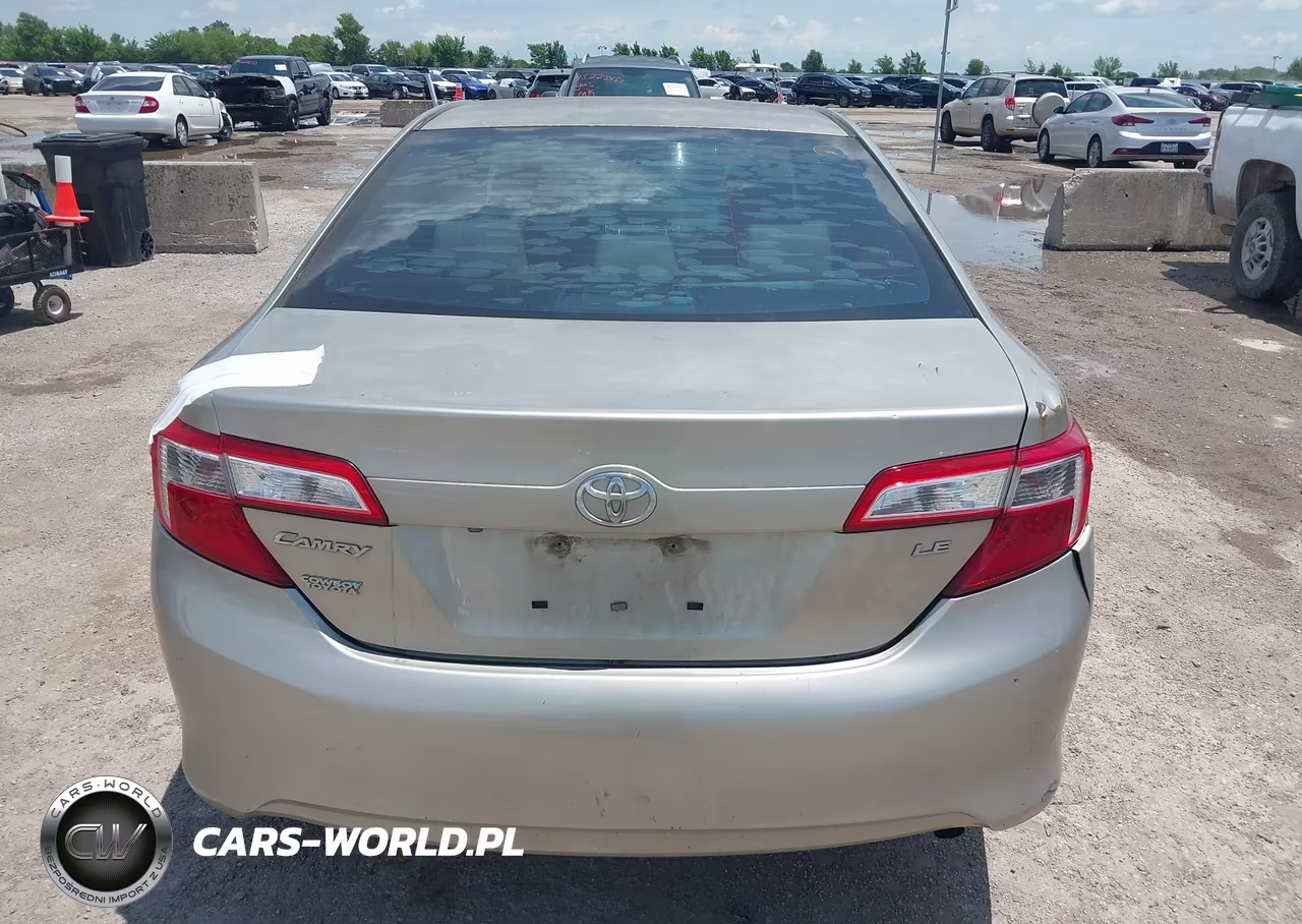 2014 Toyota Camry Le VIN:4T4BF1FK8ER374783 - 16