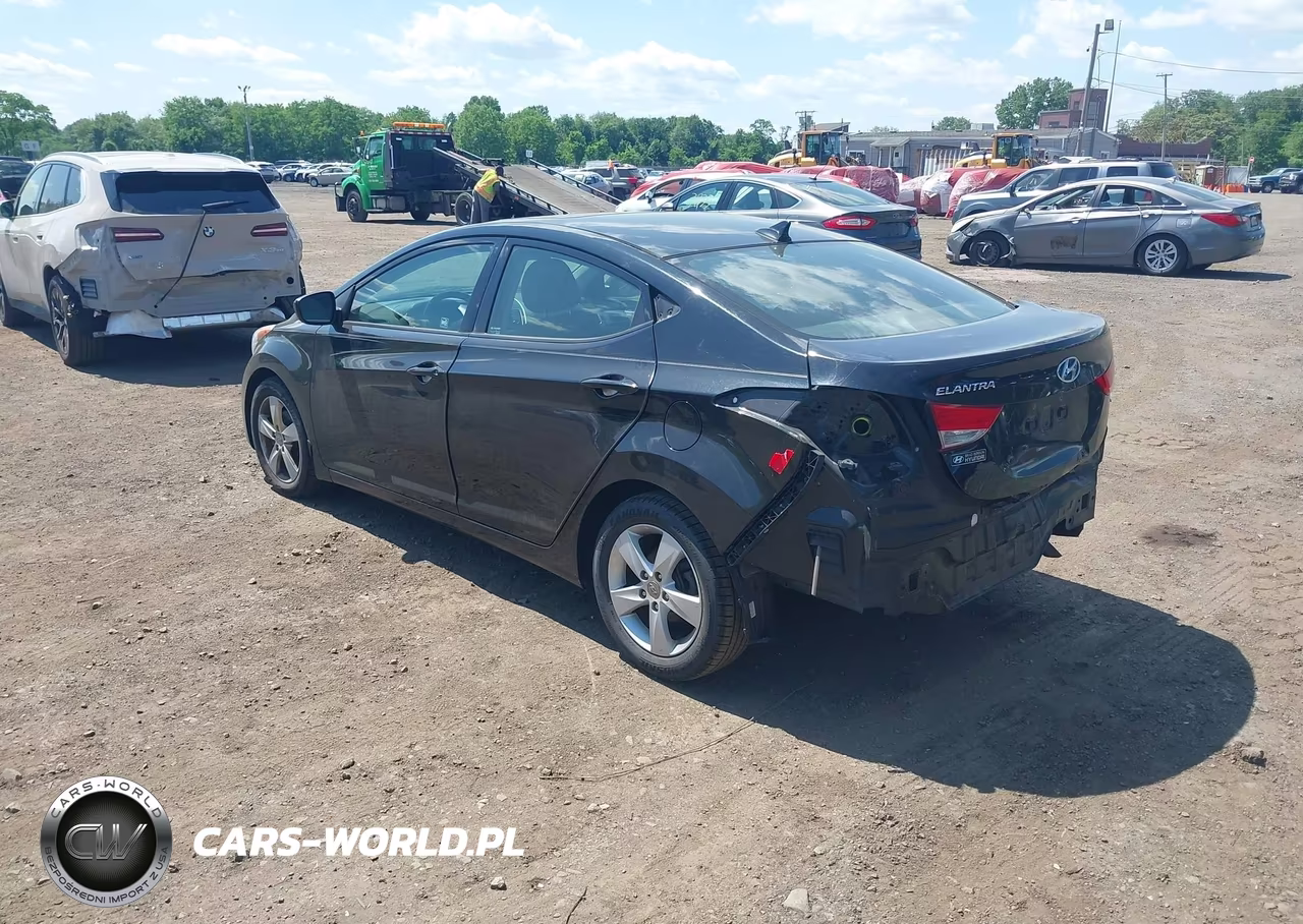 2013 Hyundai Elantra Gls VIN:5NPDH4AE9DH413474 - 3
