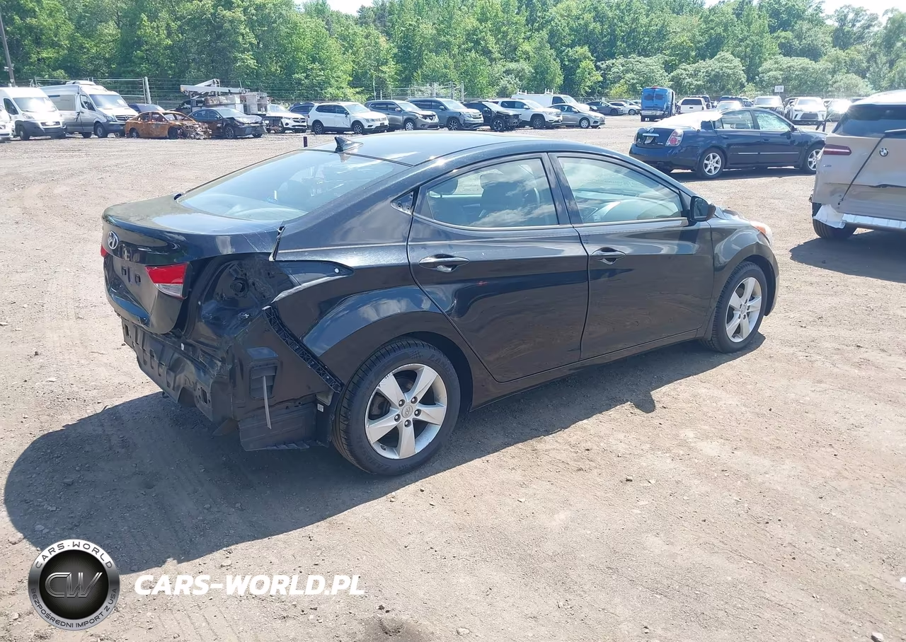2013 Hyundai Elantra Gls VIN:5NPDH4AE9DH413474 - 4