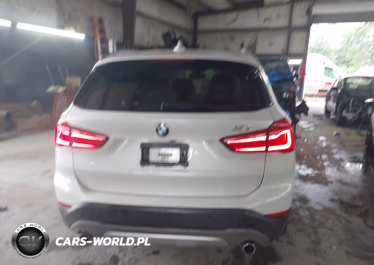 2017 BMW X1 Sdrive28I VIN:WBXHU7C36H5H32837 - 16