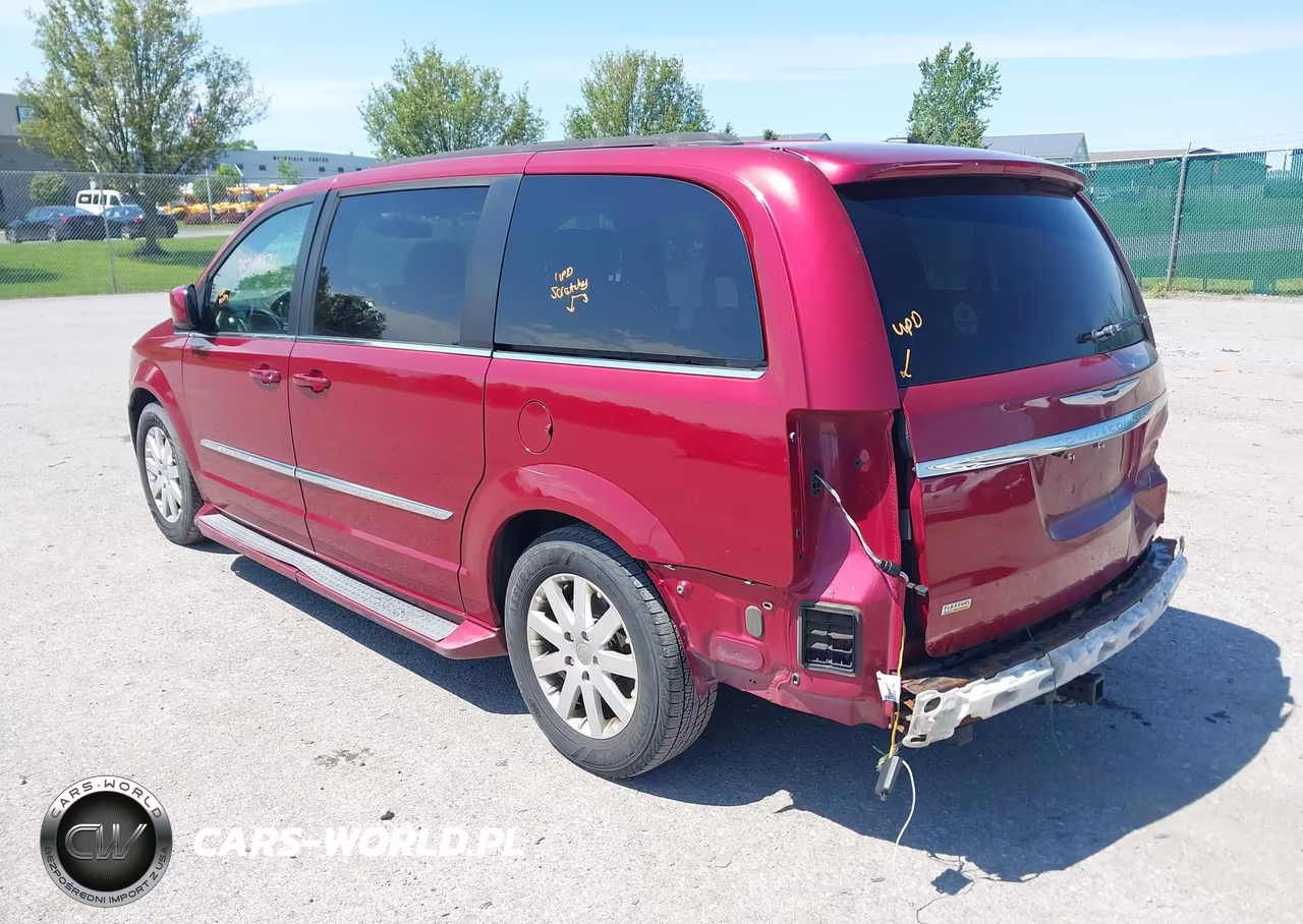 2015 Chrysler Town & Country Touring VIN:2C4RC1BG0FR644725 - 3