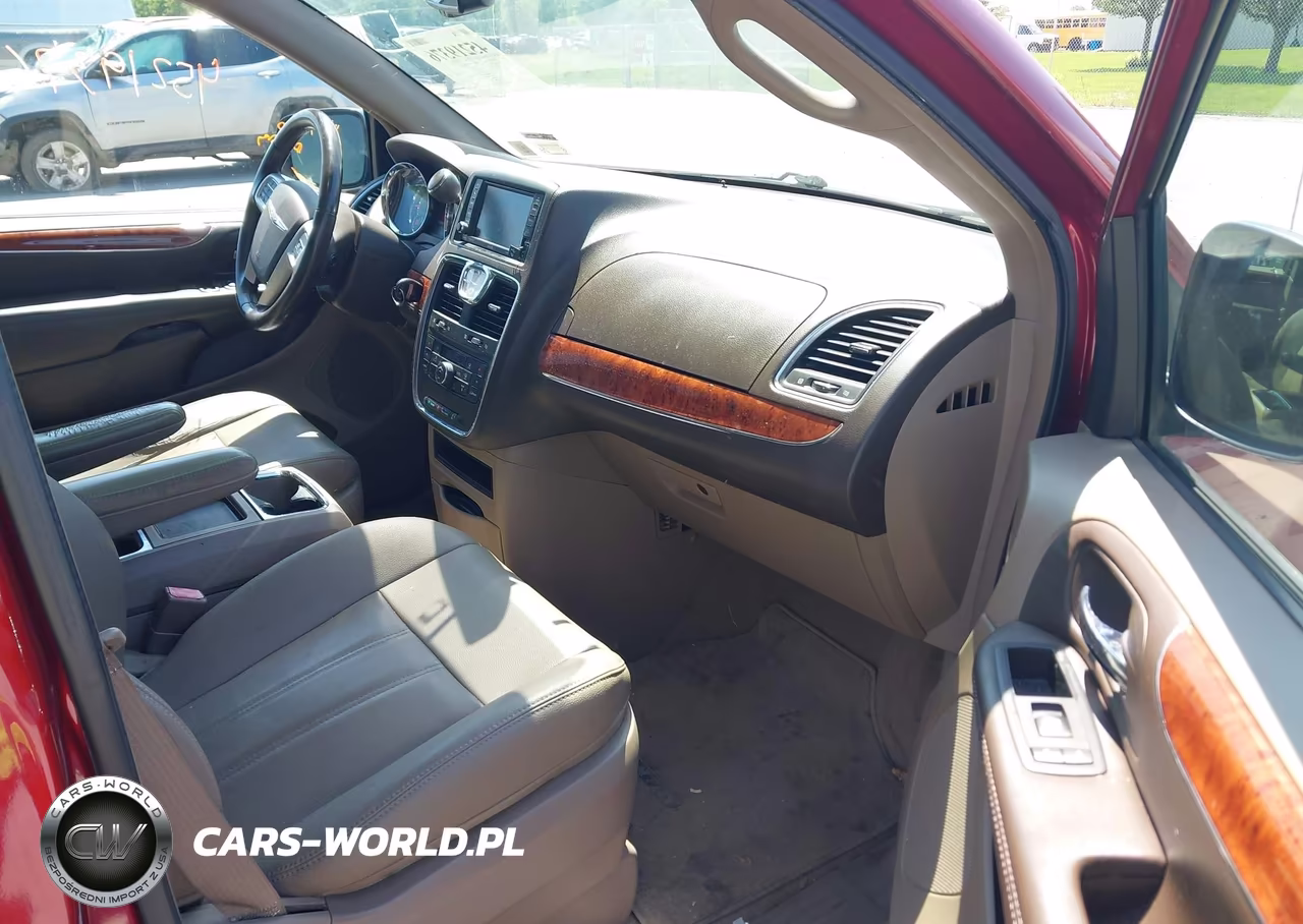 2015 Chrysler Town & Country Touring VIN:2C4RC1BG0FR644725 - 5