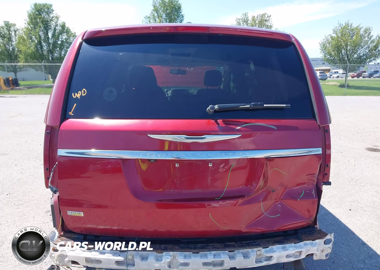2015 Chrysler Town & Country Touring VIN:2C4RC1BG0FR644725 - 6